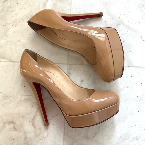 $875 Christian Louboutin Made in Italy Bianca Tan Patent Leather Pump Heels Sz 8 - Picture 2 of 13